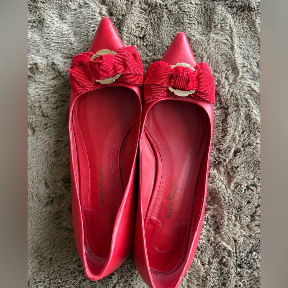 Salvatore Ferragamo Women's Red Bow short heel